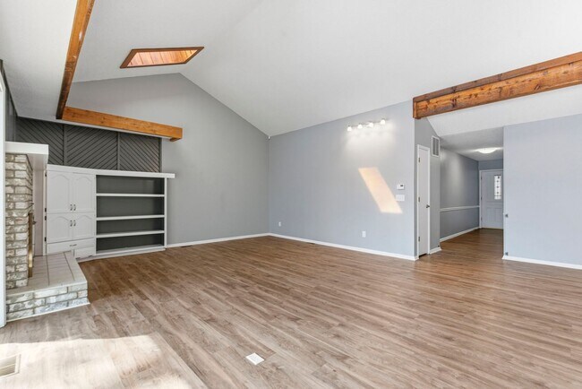 Building Photo - 3460 E Catalpa St