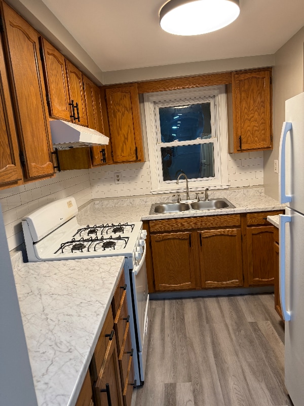 Building Photo - 654 Alden St