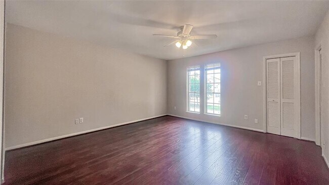 Building Photo - 13 River Creek Way