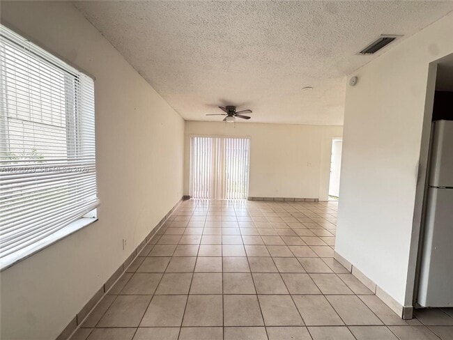 Building Photo - 5944 NW 21st St