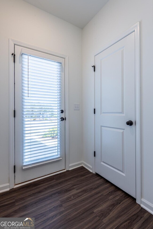 Building Photo - 5542 Highland St