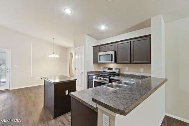 Building Photo - 3721 Loma Jacinto