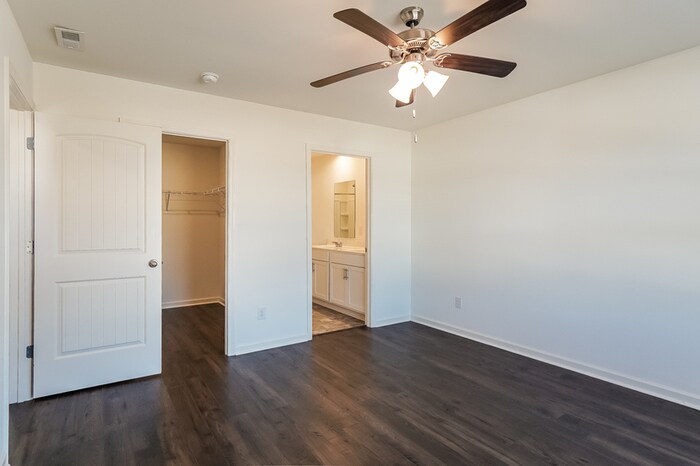 Building Photo - 5688 Timber Leaf Lp