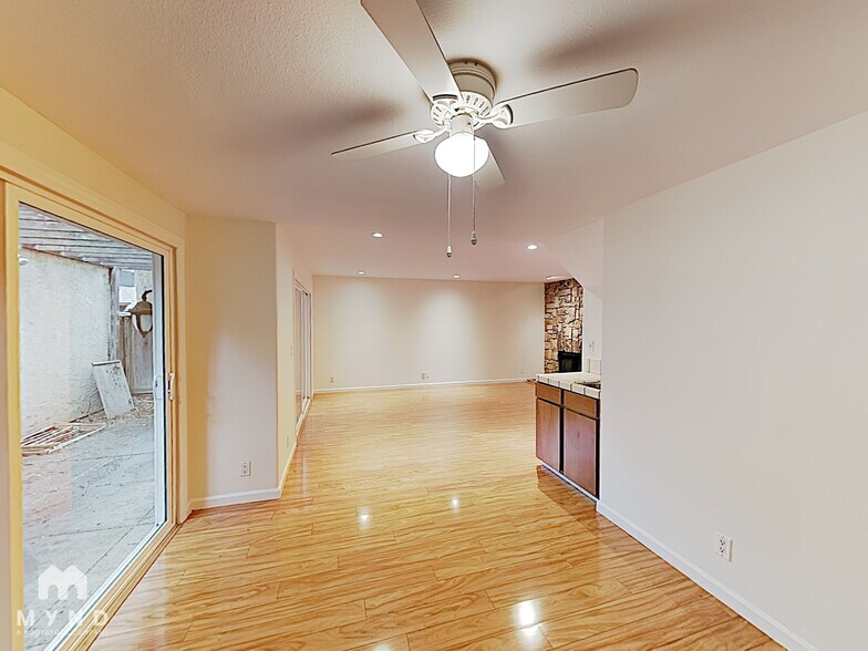 Building Photo - 7161 Rouse Ct