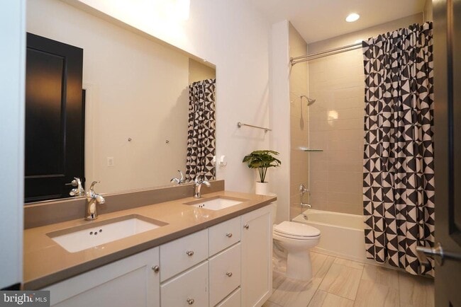 Building Photo - 44655 Provincetown Dr