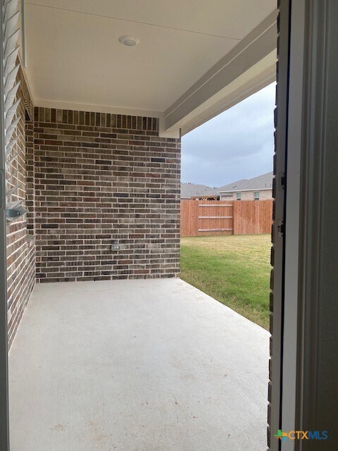 Building Photo - 540 Tekoa Dr