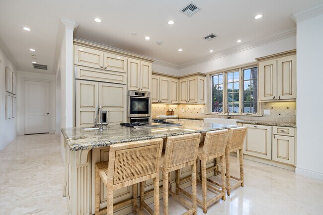 Building Photo - 233 El Pueblo Way