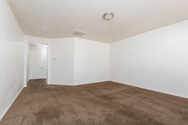 Building Photo - STALLION MOUNTAIN - HUGE 4 BEDROOM, 3 BATH UPGRADED SINGLE STORY