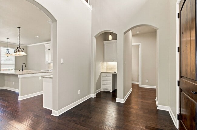 Building Photo - 1819 Park Highland Way