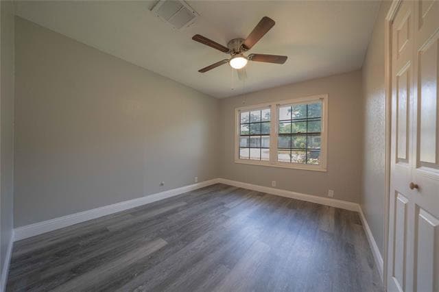 Building Photo - 1209 E Lovers Ln