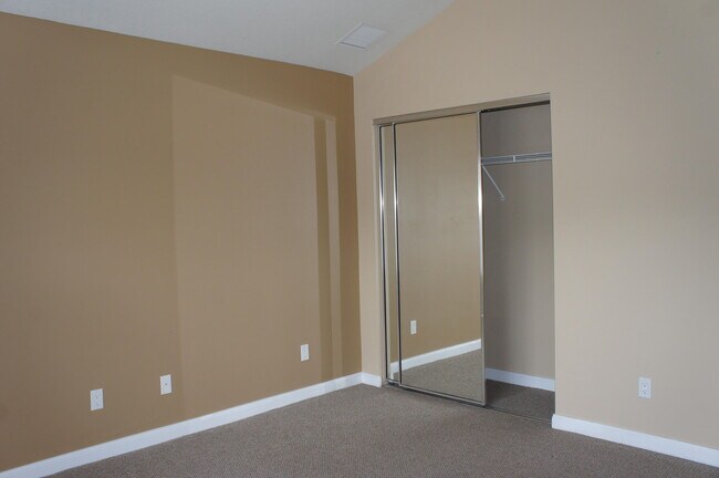 Building Photo - 1056 Pinewood Lake Ct