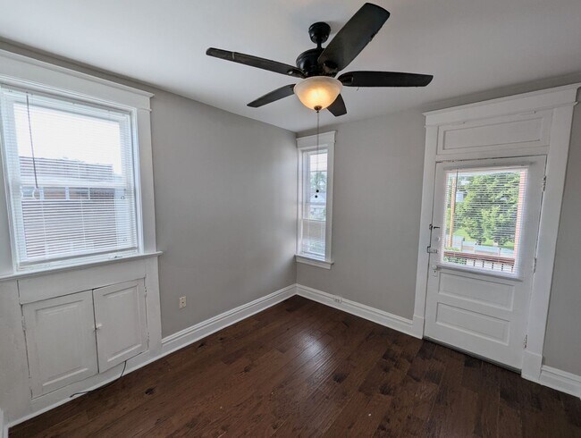 Building Photo - 5938 Cates Ave