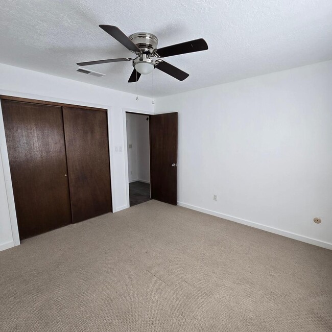 Building Photo - 1048 Monte Largo Dr NE