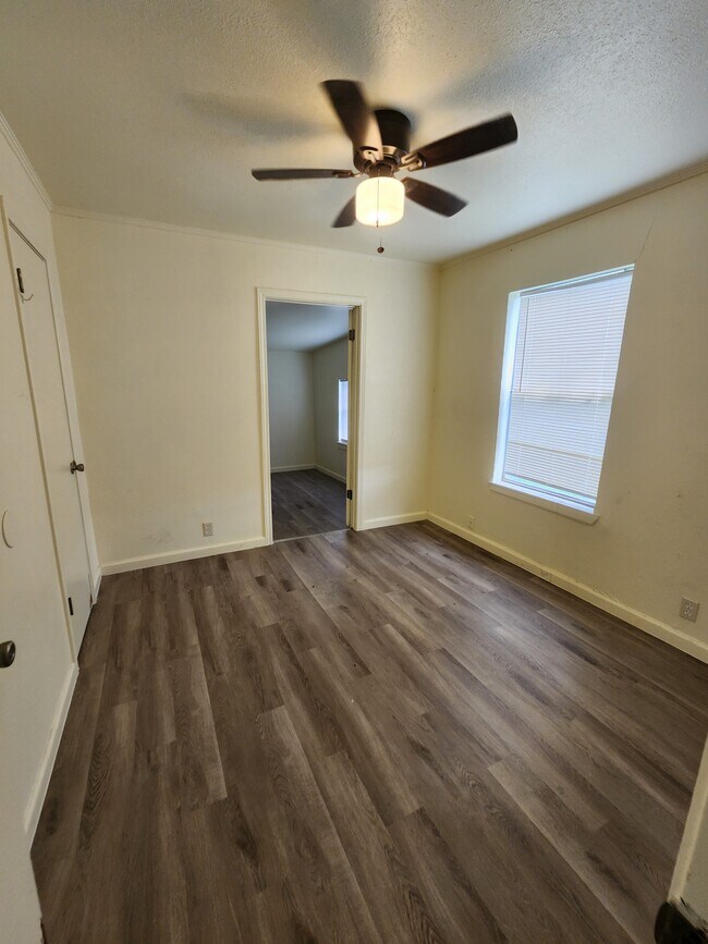 Building Photo - 2901 Frederick Dr