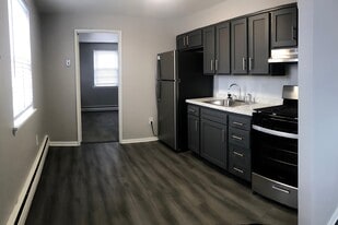 Building Photo - Tolbut 4409