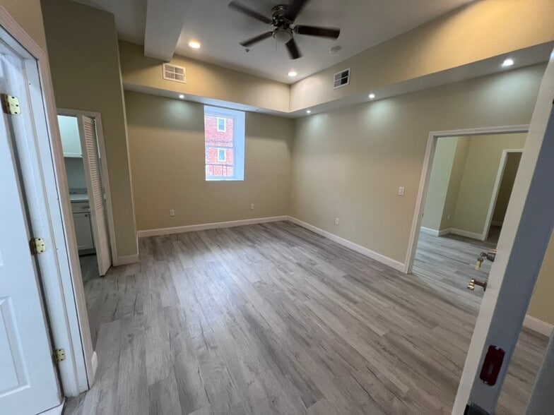 Building Photo - 1316 11th Ave