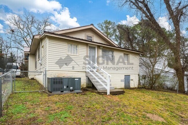 Building Photo - 529 Telford Ln