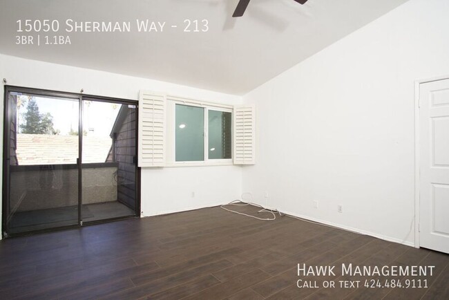 Building Photo - Spacious 3-Bedroom Condo in Gated Parkwood...