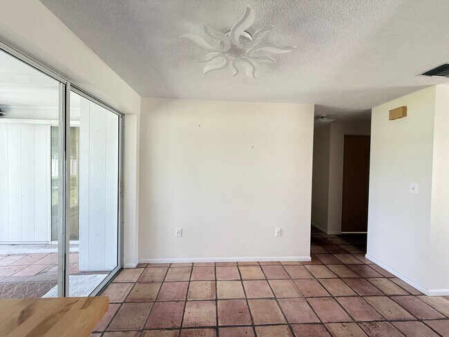 Building Photo - 2/2 with Fenced Yard, Garage and Laundry, ...