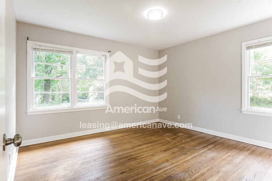 Building Photo - 620 Glen Crest Dr