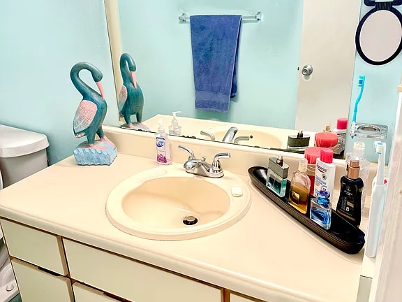 Building Photo - 17614 Front Beach Rd