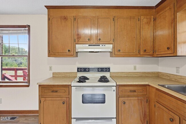 Building Photo - 763 Tingen Rd