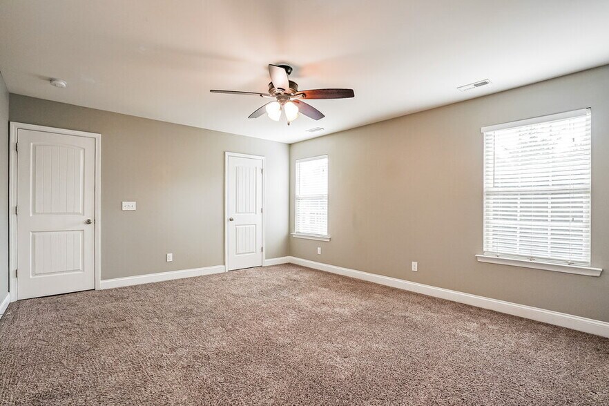 Building Photo - 168 Outwater Ridge Dr