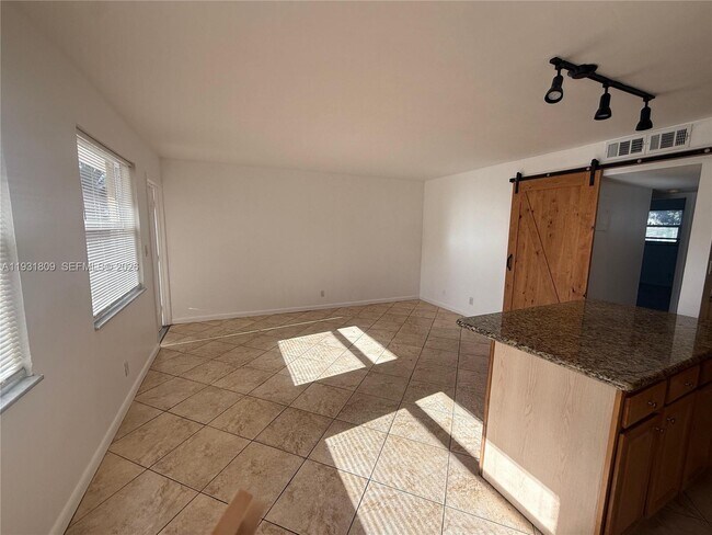 Building Photo - 4051 NE 13th Ave