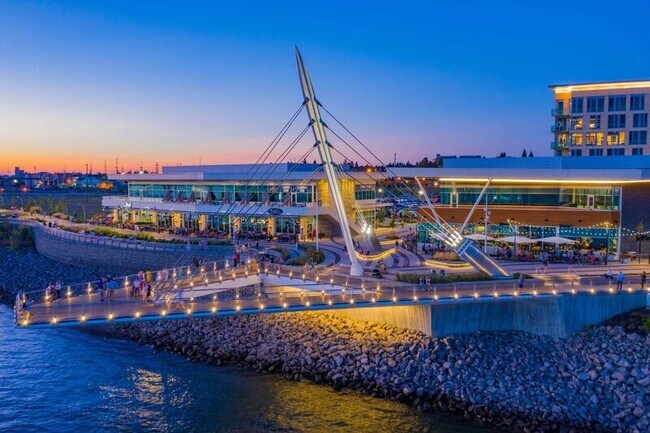 Building Photo - 16327 NE 21st St