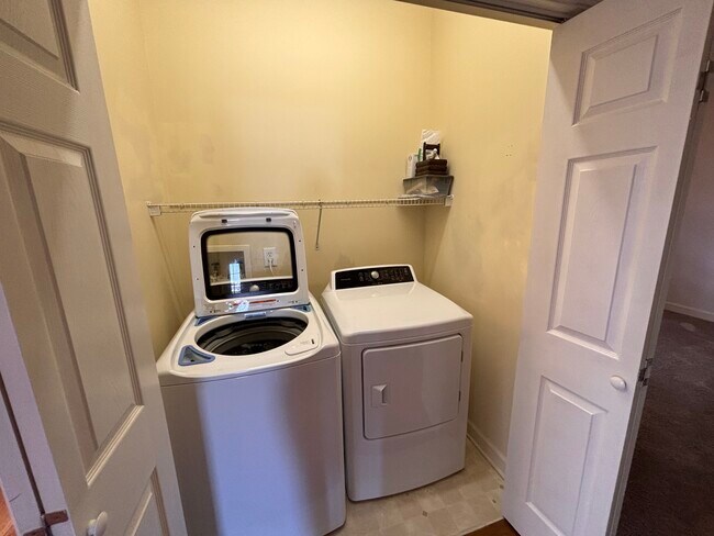 Laundry Room - 5000 Park Ave