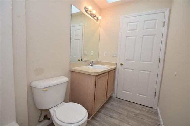 Building Photo - 15 White Deer Ln