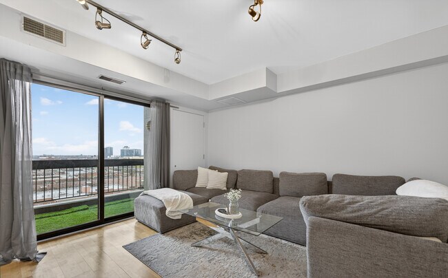 Building Photo - 1212 N Wells St