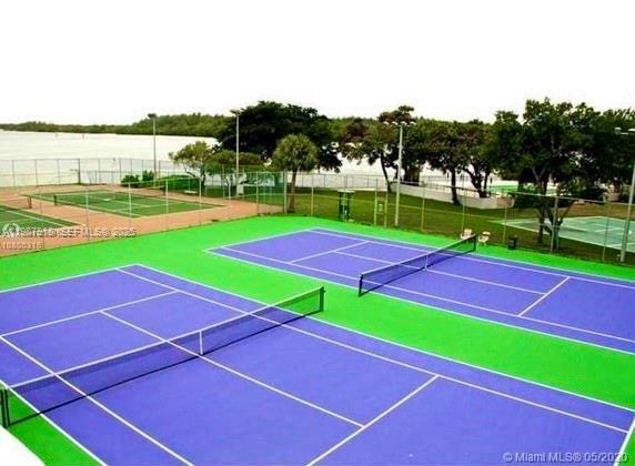 Building Photo - 100 Bayview Dr