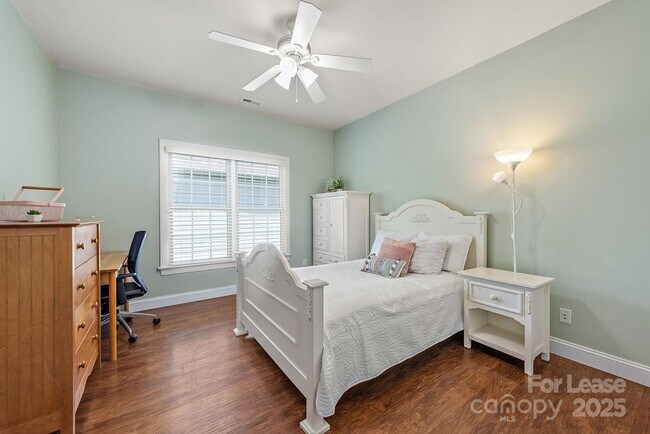 Building Photo - 1212 Toteros Dr