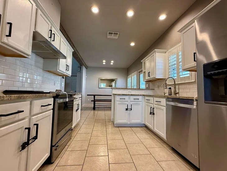 Building Photo - 15637 Palmira Ave