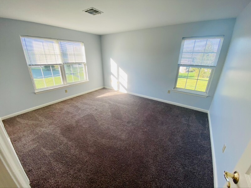 Building Photo - 131 Oriole Ct