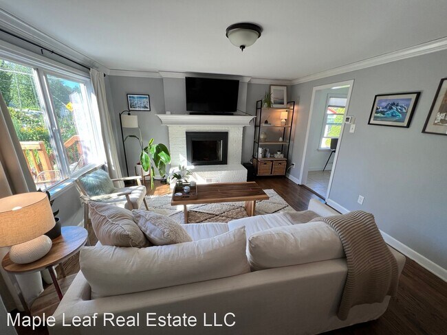 Building Photo - 3 br, 2 bath House - 6316 21st Ave SW