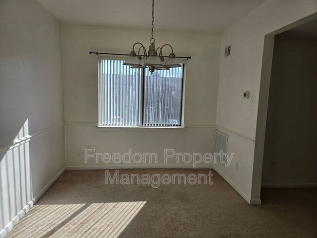 Building Photo - 10629 Provincial Dr