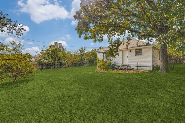 Building Photo - 8100 Doreen Ave