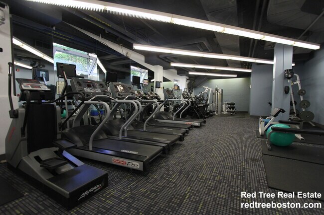 Building Photo - 175 Freeman St