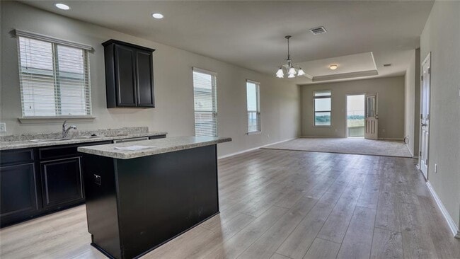 Building Photo - 137 Carlina Lp