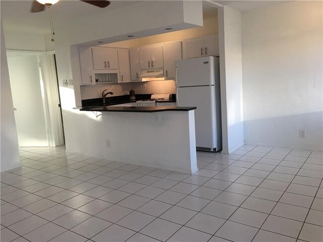 Building Photo - 1812 E Oakland Park Blvd