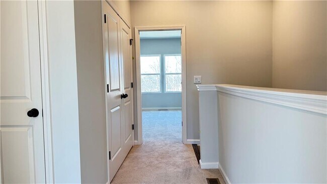 Building Photo - 1043 Bullpen Bluffs