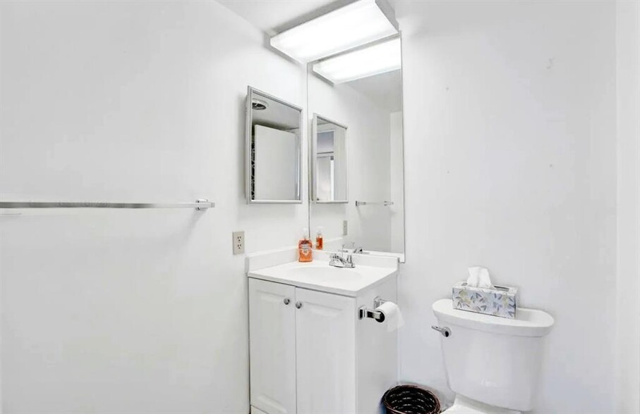 Building Photo - 531 N Ocean Blvd