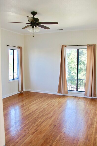 Building Photo - 1239 S Hudson Ave