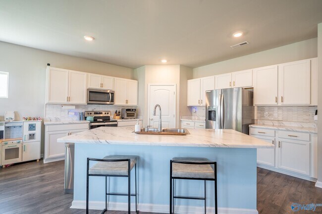 Building Photo - 117 Red Fox Wy