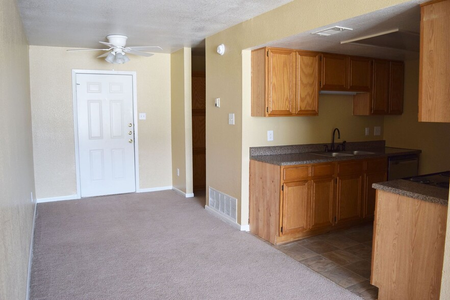 Building Photo - 1210 Monroe Loop