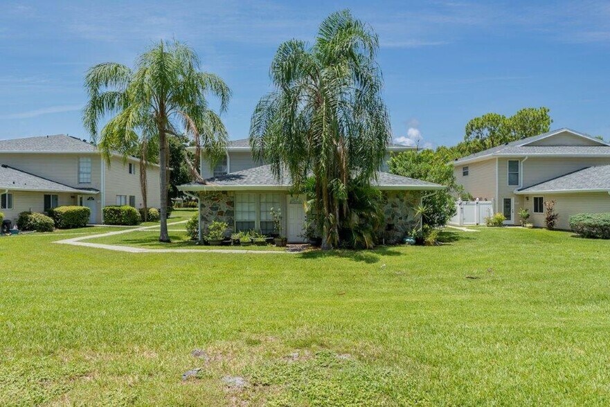 Building Photo - 4112 Yellow Pine Ln