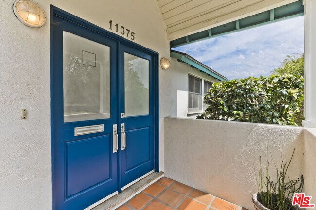 Building Photo - 11375 Montana Ave