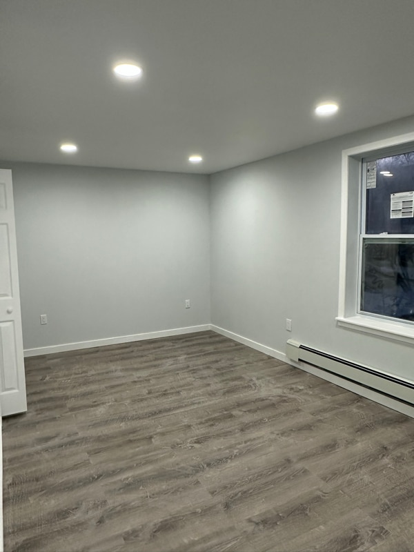 Building Photo - 533 W State St